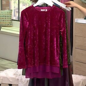 NWOT LOGO by Lori Goldstein
Crushed Velvet Top with Chiffon Hem  Large